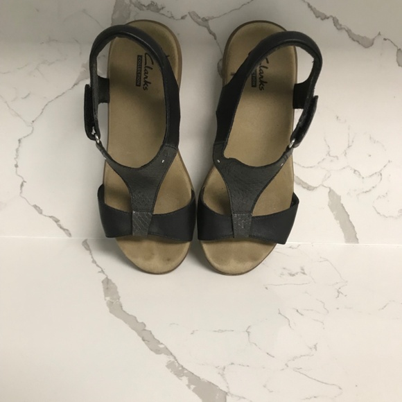 Clarks Women’s Sandals Black US 6 - Picture 2 of 7